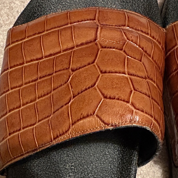 Freda Salvador Size 9 Brown Crocodile Pattern Slide Sandals - Picture 3 of 3